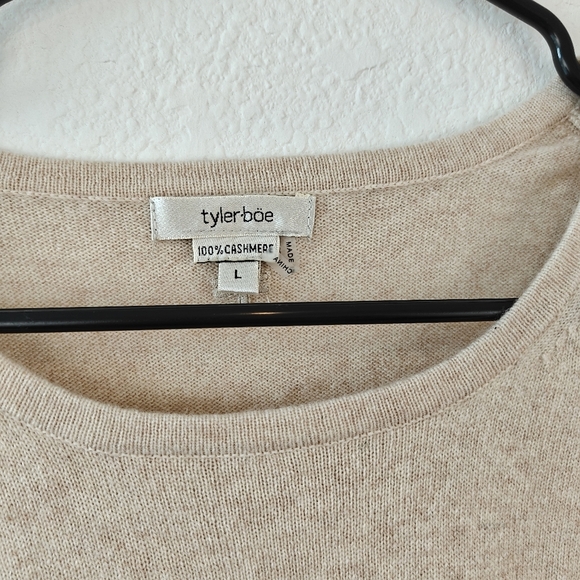 Tyler Boe 100% Cashmere Beige Long Sleeve Light Weight Sweater Size LG Women's - Picture 4 of 9